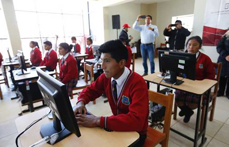 WOW impulsa la educación conectando a más de 300 mil escolares en diversas regiones del Perú