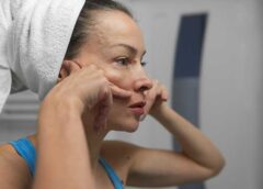 Errores en tu rutina diaria que están envejeciendo tu piel sin que lo notes